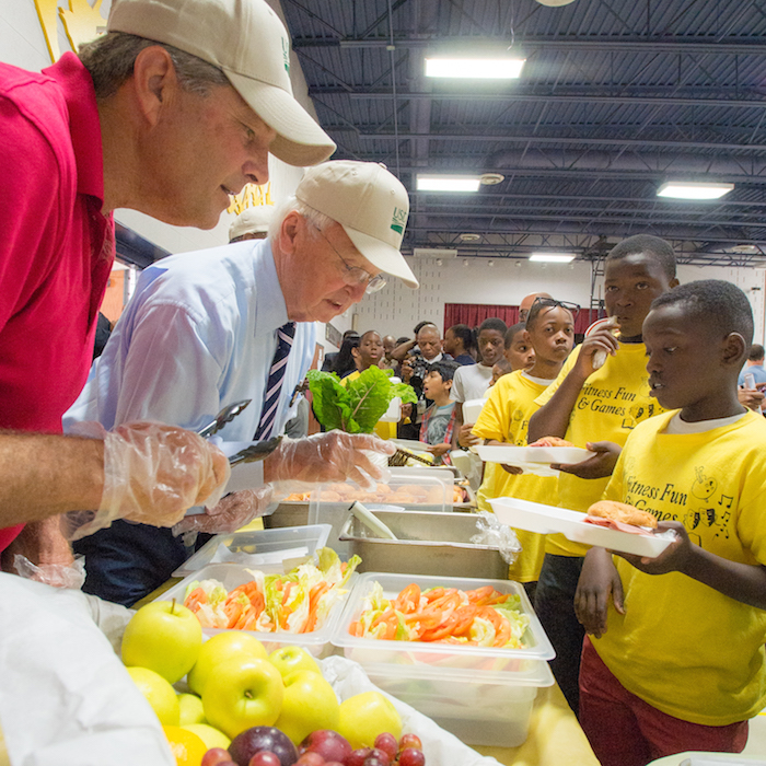 1000+ Organizations Will Give Away Free Summer Meals to Kids